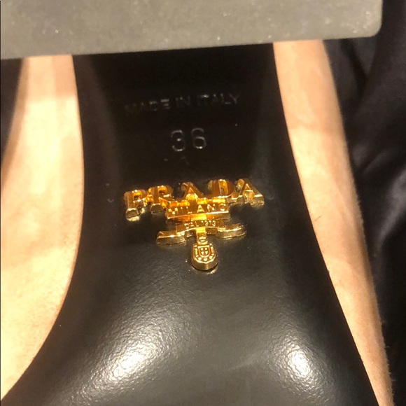 ❌SOLD❌ Prada suede mule heels size6 - Picture 6 of 7